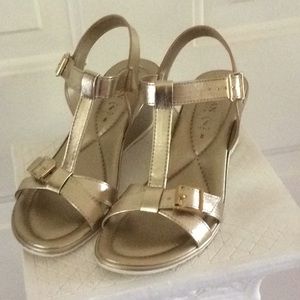 Italian Shoemakers wedge shoes/sandals